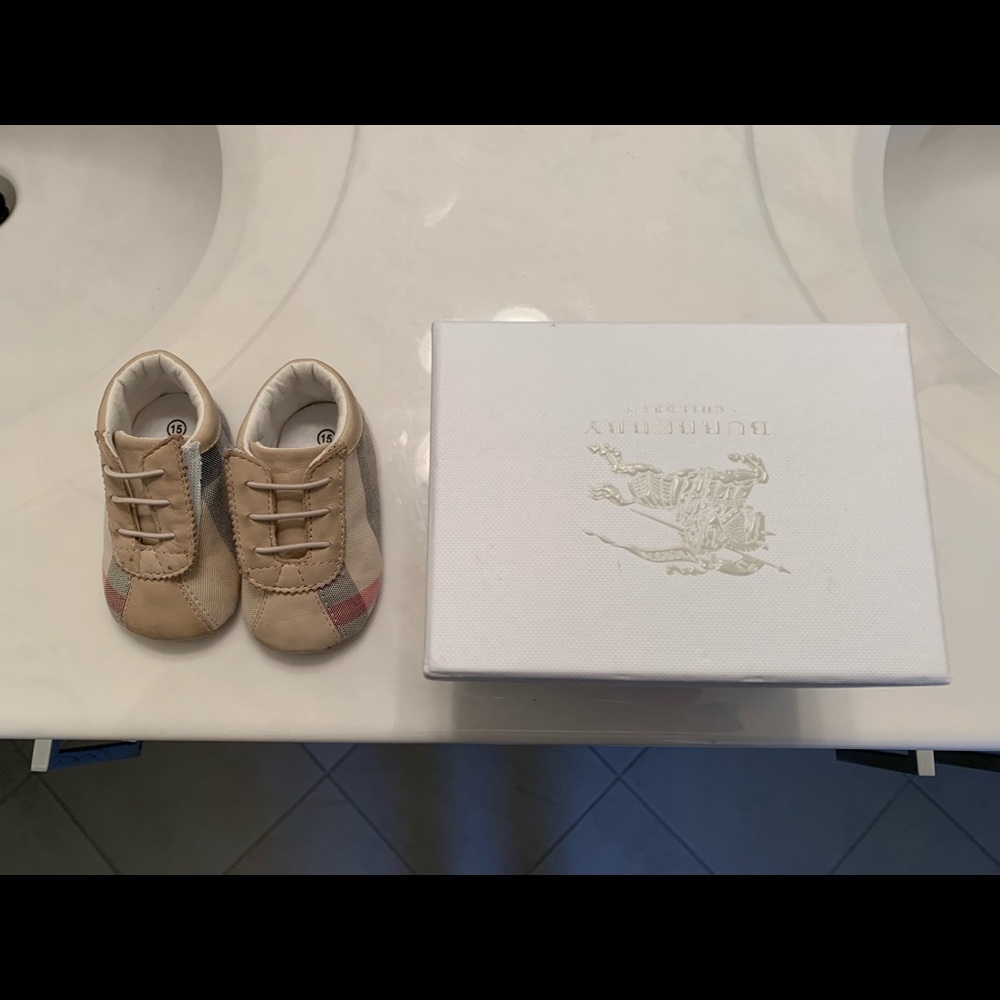 Baby Burberry crib shoes